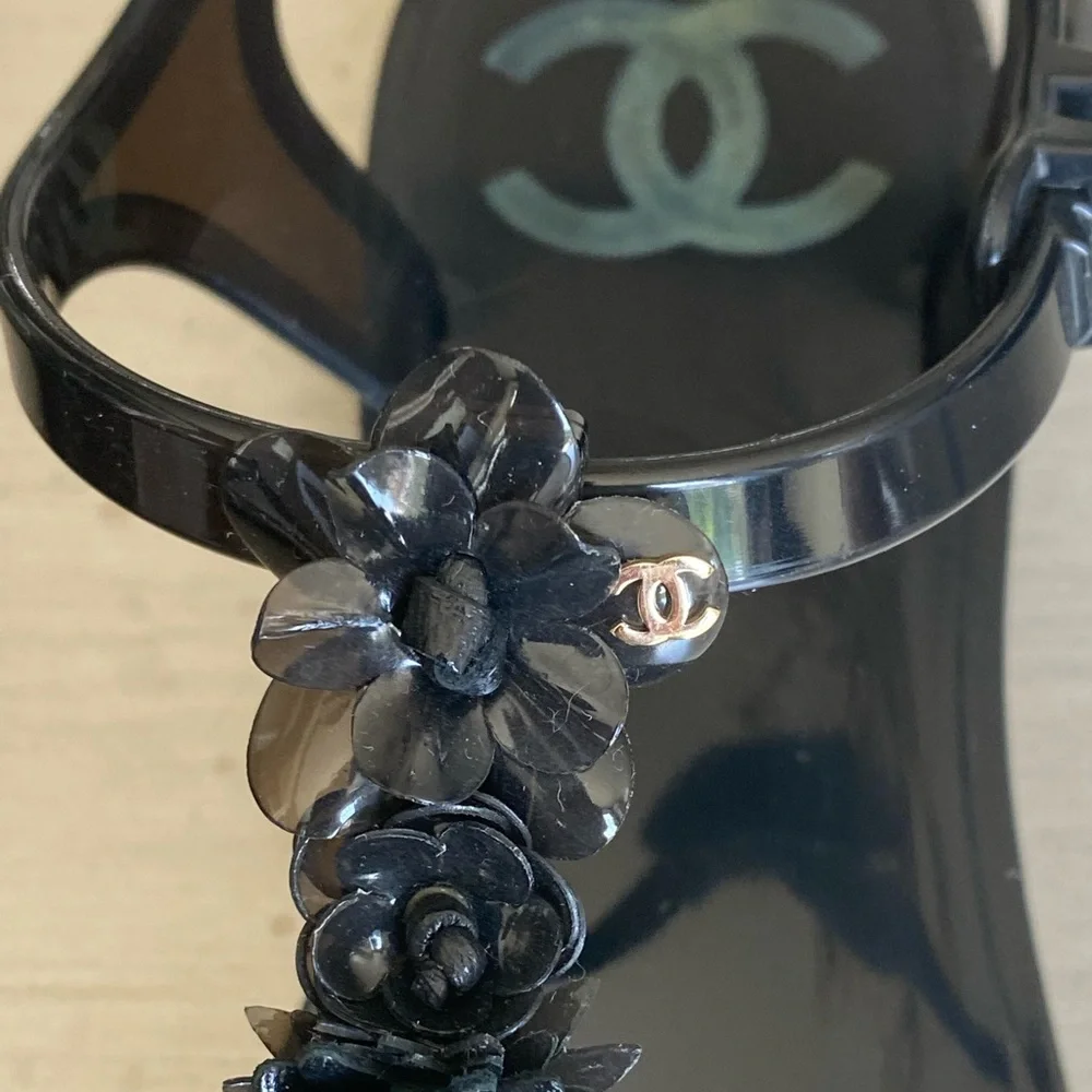 CHANEL preowned box